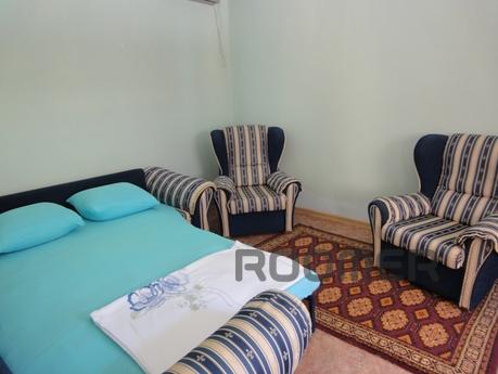 Rooms at the 400 meters from the sea, Sudak - apartment by the day