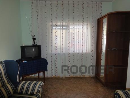 Rooms at the 400 meters from the sea, Sudak - apartment by the day