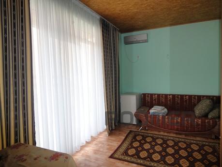 Rooms at the 400 meters from the sea, Sudak - apartment by the day