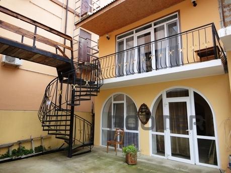 Rooms at the 400 meters from the sea, Sudak - apartment by the day