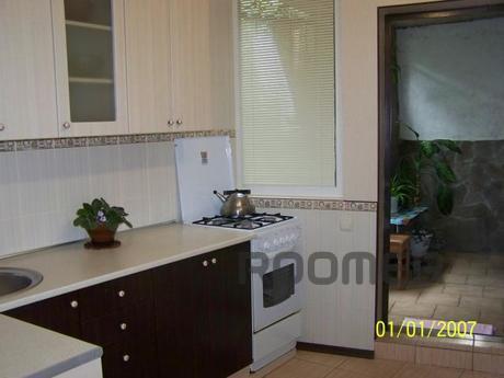 Rent 3 edzh 600m from the sea, Alushta - apartment by the day