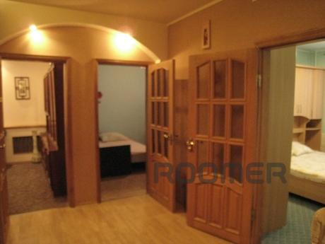 Good 3-room apartment, caravan, Duffy., Kharkiv - apartment by the day