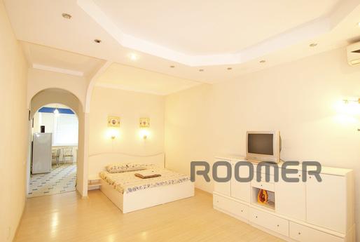 Studio apartment, 3 min. from the sea, Yalta - apartment by the day