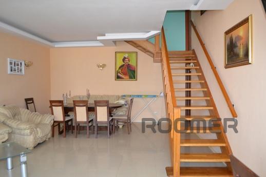 Rent 6 rooms house with pool, 1 line., Chernomorsk (Illichivsk) - apartment by the day