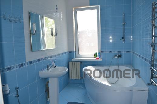 Rent 6 rooms house with pool, 1 line., Chernomorsk (Illichivsk) - apartment by the day