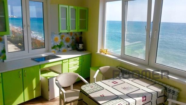 Rent 6 rooms house with pool, 1 line., Chernomorsk (Illichivsk) - apartment by the day