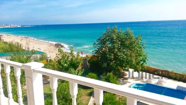 Rent 6 rooms house with pool, 1 line., Chernomorsk (Illichivsk) - apartment by the day