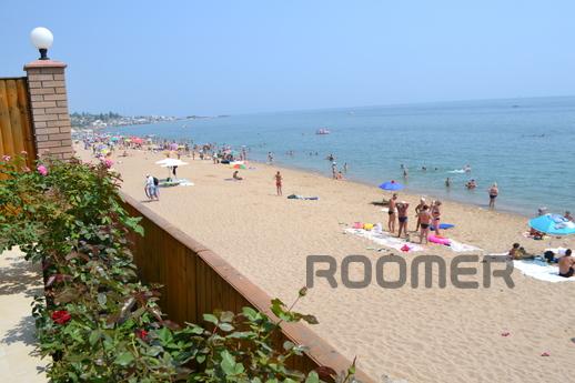 Rent 6 rooms house with pool, 1 line., Chernomorsk (Illichivsk) - apartment by the day