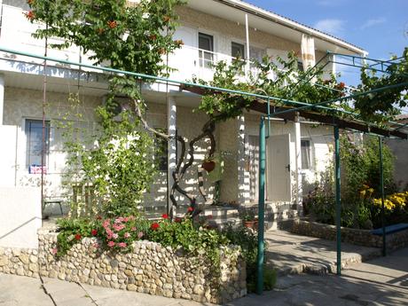 house by the sea in Yevpatoria, Yevpatoriya - apartment by the day