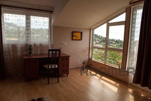 4-bedroom apartment in the center of Yal, Yalta - apartment by the day