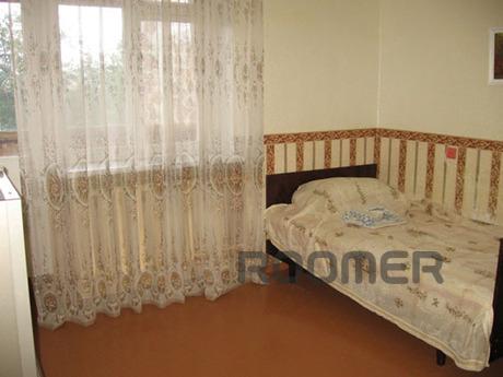 сдам 1-к.кв.,эконом-класса на 3-й этаже,на 2-3 чел.,гор.,хол