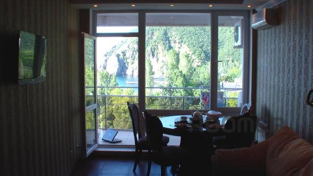 2 BR, Suite 50m from the sea in Partenit, Alushta - apartment by the day