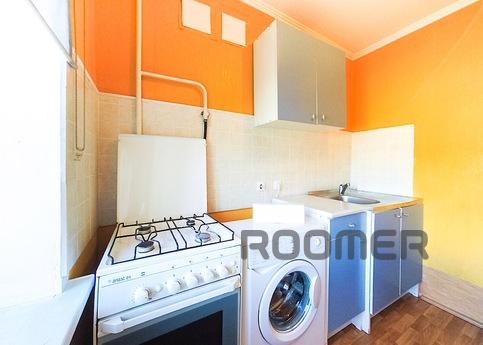 1 room for rent. m. Railway station / CE, Yekaterinburg - apartment by the day