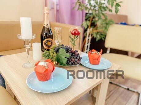 Studio apartment on Pobeda 2nd floor, Sevastopol - apartment by the day