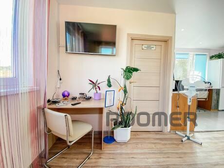 Studio apartment on Pobeda 2nd floor, Sevastopol - apartment by the day