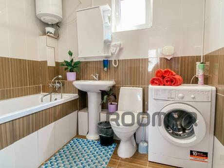 Studio apartment on Pobeda 2nd floor, Sevastopol - apartment by the day