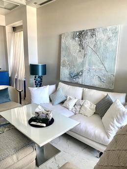Exclusive apartment for rent in the very center of Sevastopo