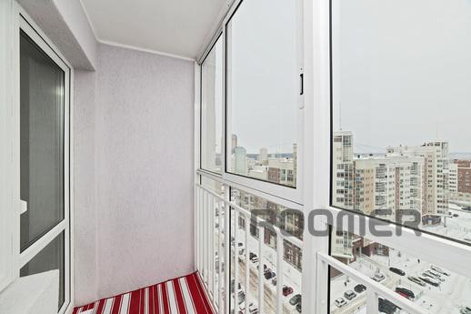 Comfortable and spacious apartment in th, Yekaterinburg - apartment by the day