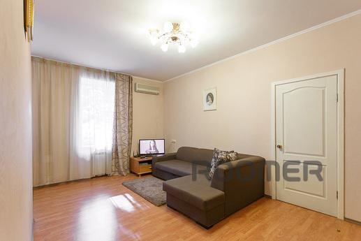 Tihaya cozy 2-bedroom apartment (55 sq m) with European styl