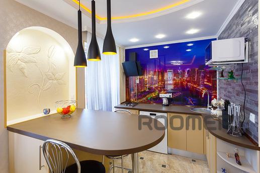 Luxurious 2-room apartment on Pobedy pl., Kyiv - apartment by the day