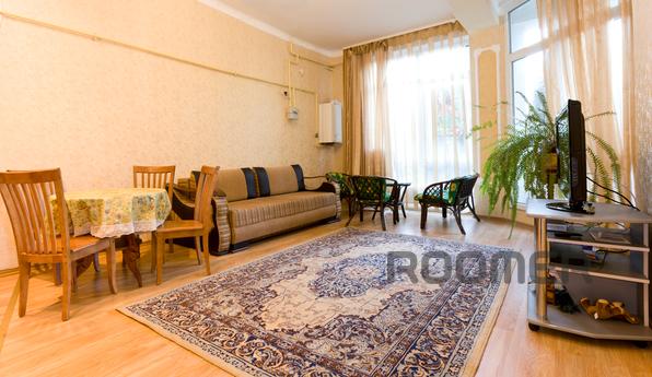 Yalta. 2 bedroom apartment. New house, 5 minutes from the se
