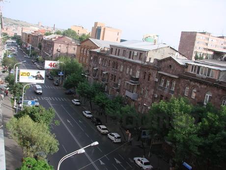 Modern Apartment in the City Center, Ереван - квартира посуточно