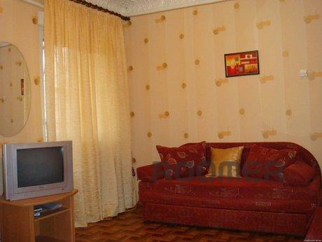 Квартира расположена в Фрунзенском районе города Саратова. Р