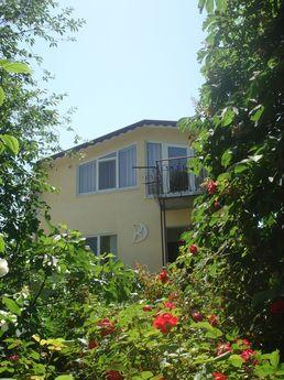 The third floor of the house in Kastropo, Yalta - apartment by the day