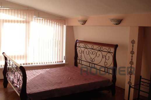 The third floor of the house in Kastropo, Yalta - apartment by the day