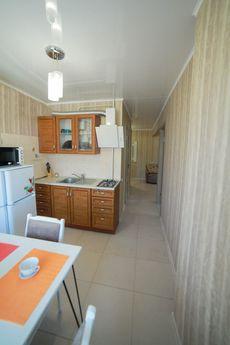 I rent daily a 3-room apartment, Mykolaiv - apartment by the day