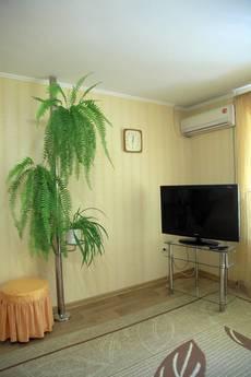 2 BR apartment, Mykolaiv - apartment by the day