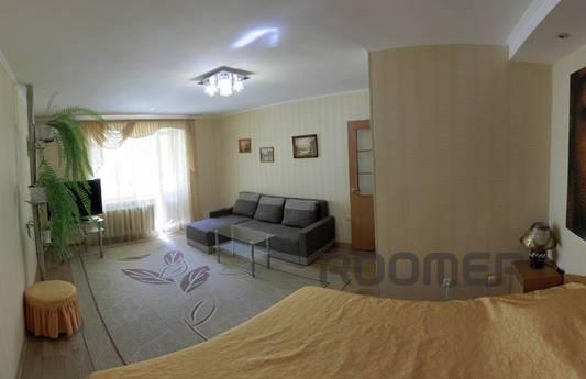 2 BR apartment, Mykolaiv - apartment by the day