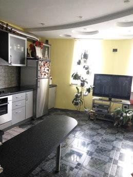 Сдаю свою квартиру 95м2 у моря, Черноморск (Ильичевск) - квартира посуточно