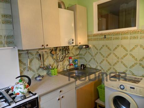 Rent an apartment in the center of Feodo, Feodosia - apartment by the day