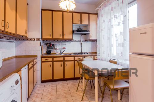Two bedroom apartment for Kiev, Moscow - apartment by the day