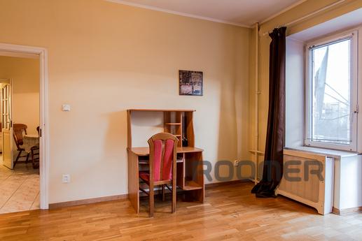 Two bedroom apartment for Kiev, Moscow - apartment by the day