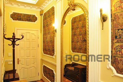 VIP Deribasovskaya, 10, Odessa - apartment by the day