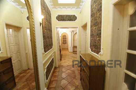 VIP Deribasovskaya, 10, Odessa - apartment by the day