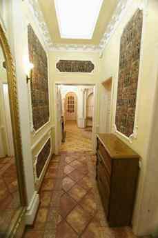 VIP Deribasovskaya, 10, Odessa - apartment by the day
