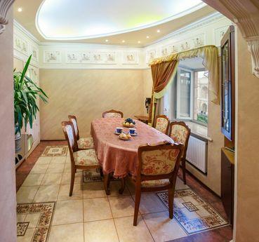 VIP Deribasovskaya, 10, Odessa - apartment by the day