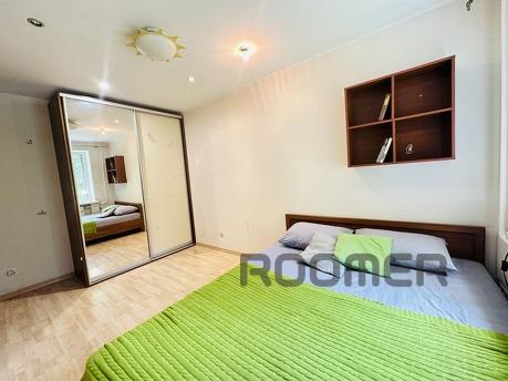 Your own, real 3k apartment August 23, Kharkiv - apartment by the day