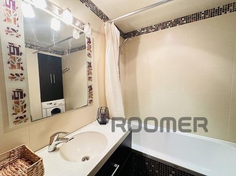 Your own, real 3k apartment August 23, Kharkiv - apartment by the day
