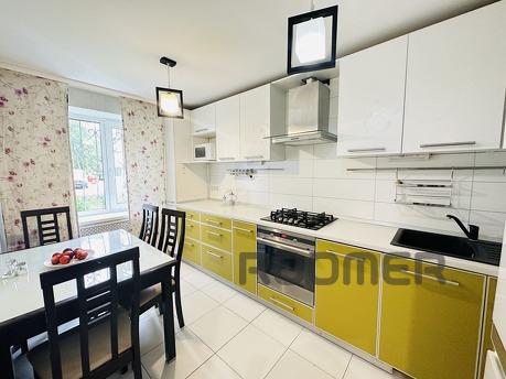Your own, real 3k apartment August 23, Kharkiv - apartment by the day