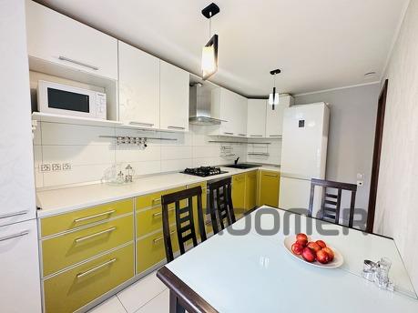 Your own, real 3k apartment August 23, Kharkiv - apartment by the day