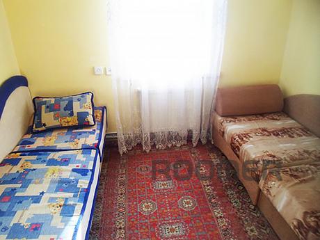 Rent a house near the center, Okhtyrka - apartment by the day