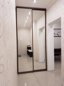 Stylish Apartment with sea views!, Odessa - apartment by the day