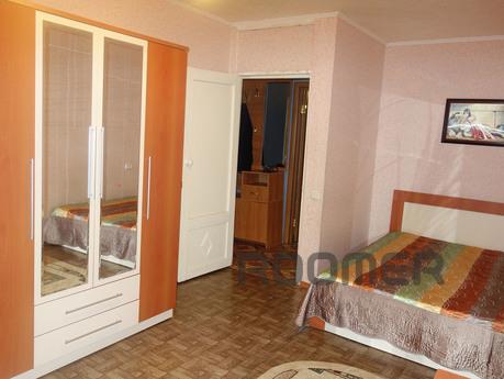 Clean 2 room apartment in the center, Uralsk - apartment by the day