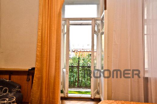 apartment with balcony., Saint Petersburg - apartment by the day