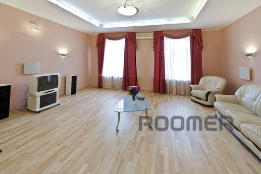Apartment with Jacuzzi, Saint Petersburg - apartment by the day