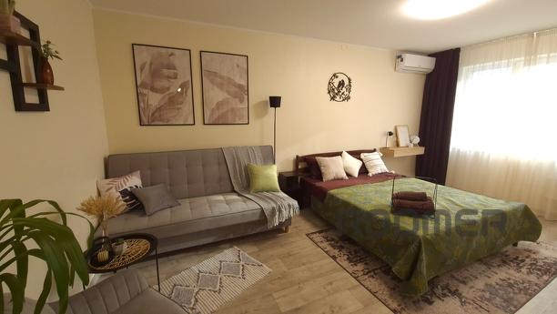 Stylish 1-room apartment after renovation, central Mitnitsa,